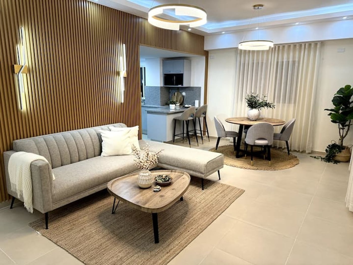 APARTAMENTO EN ALQUILER 3 DORMITORIOS CALLE RAFAEL – foto 1