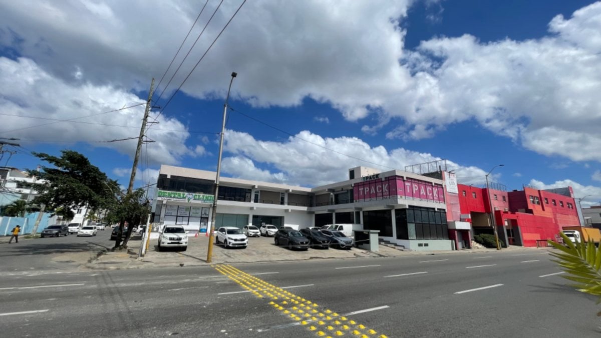 Locales comerciales en Ensanche Ozama – foto 2