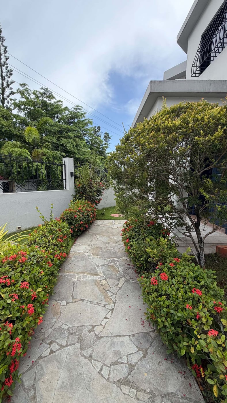 Casa amplia con terraza en residencial Cerrado – foto 2