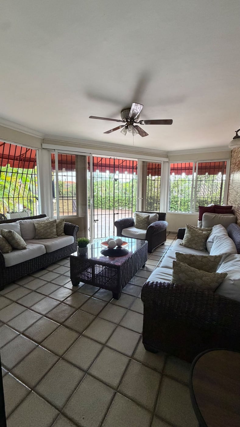 Casa amplia con terraza en residencial Cerrado – foto 10