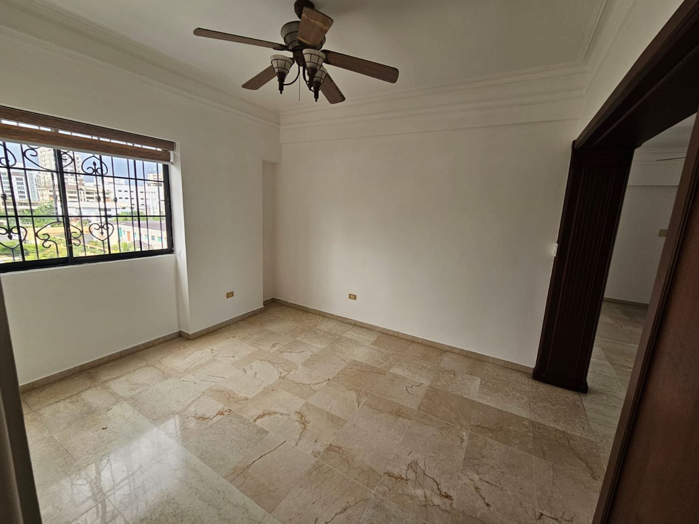 VENTA DE APARTAMENTO EN 5TO NIVEL EN ENSANCHE NACO – foto 10