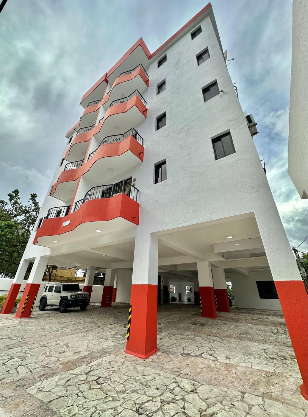 Edificio en venta en Santo Domingo con 18 apartamento – foto 1