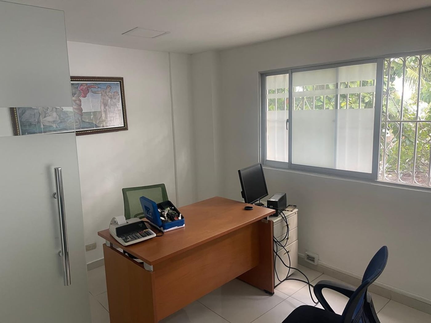 Alquilo local comercial: 4 oficinas + almacen – foto 1