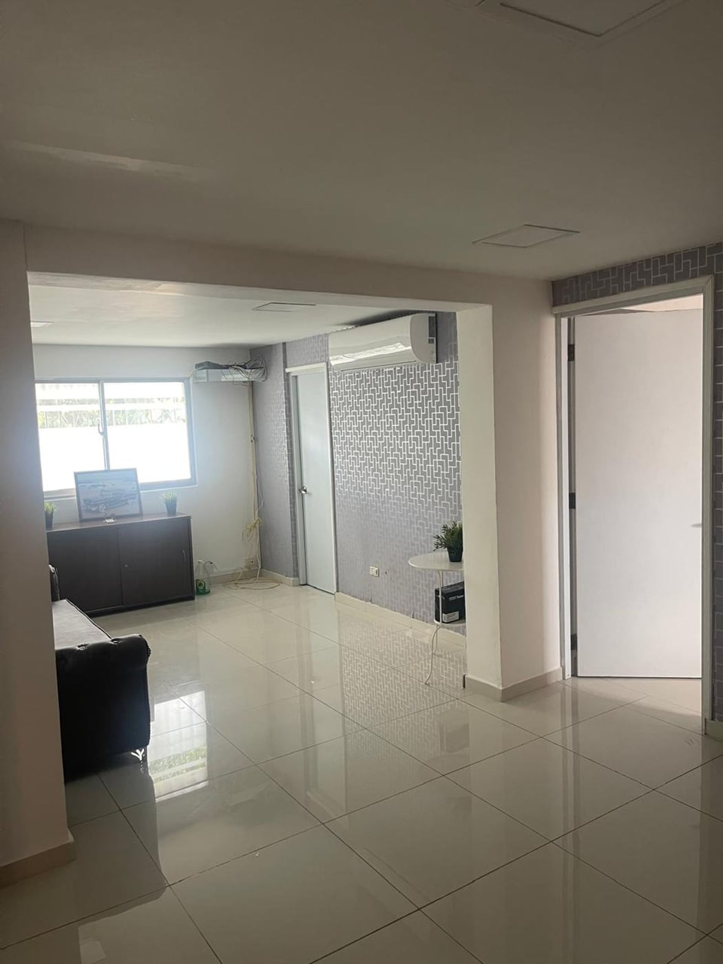 Alquilo local comercial: 4 oficinas + almacen – foto 5