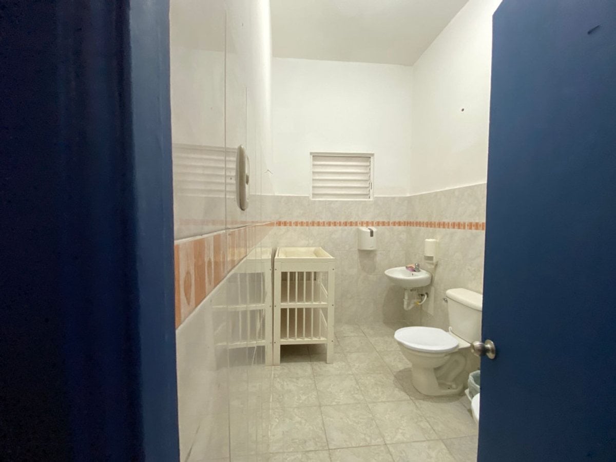 Negocio en Alma Rosa I, Santo Domingo Este – foto 10