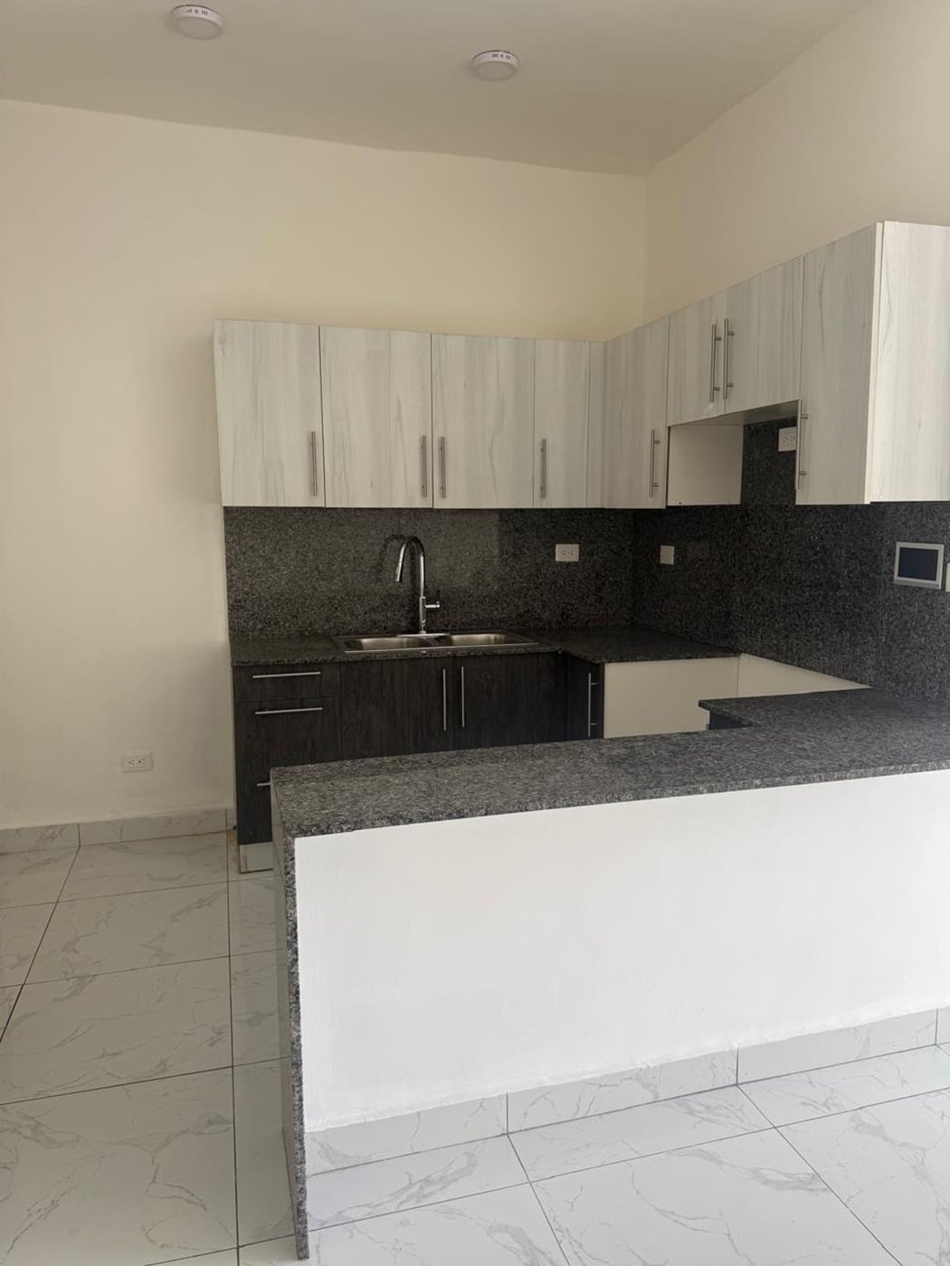 Evaristo Morales | Alquiler Apto 120m² | 2 Habs – foto 5