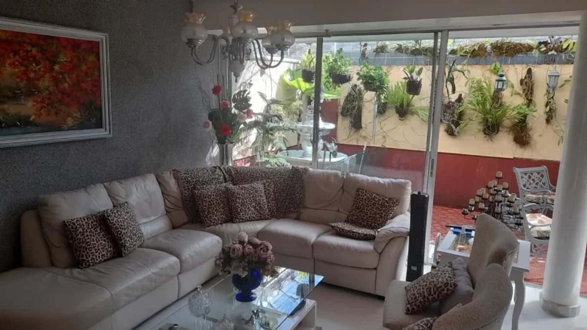 Casa en venta en Evaristo Morales – foto 1