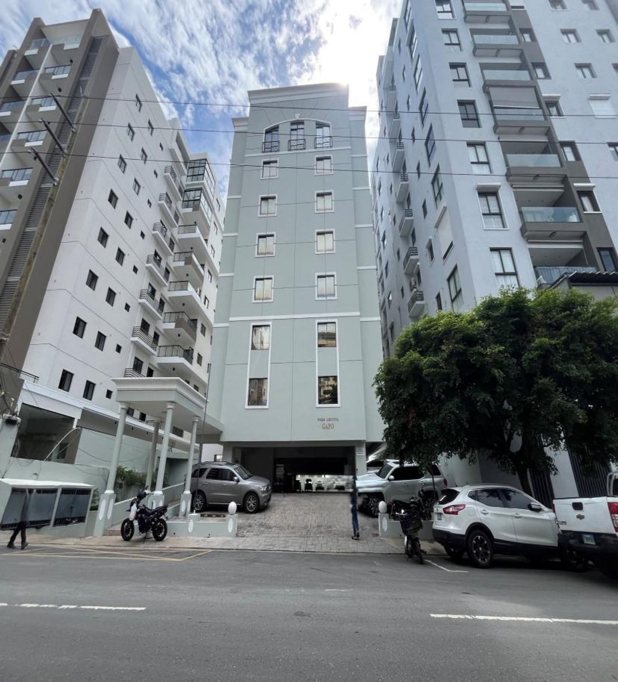 Alquiler Oficina, Torre ejecutiva Evaristo Morales – foto 1