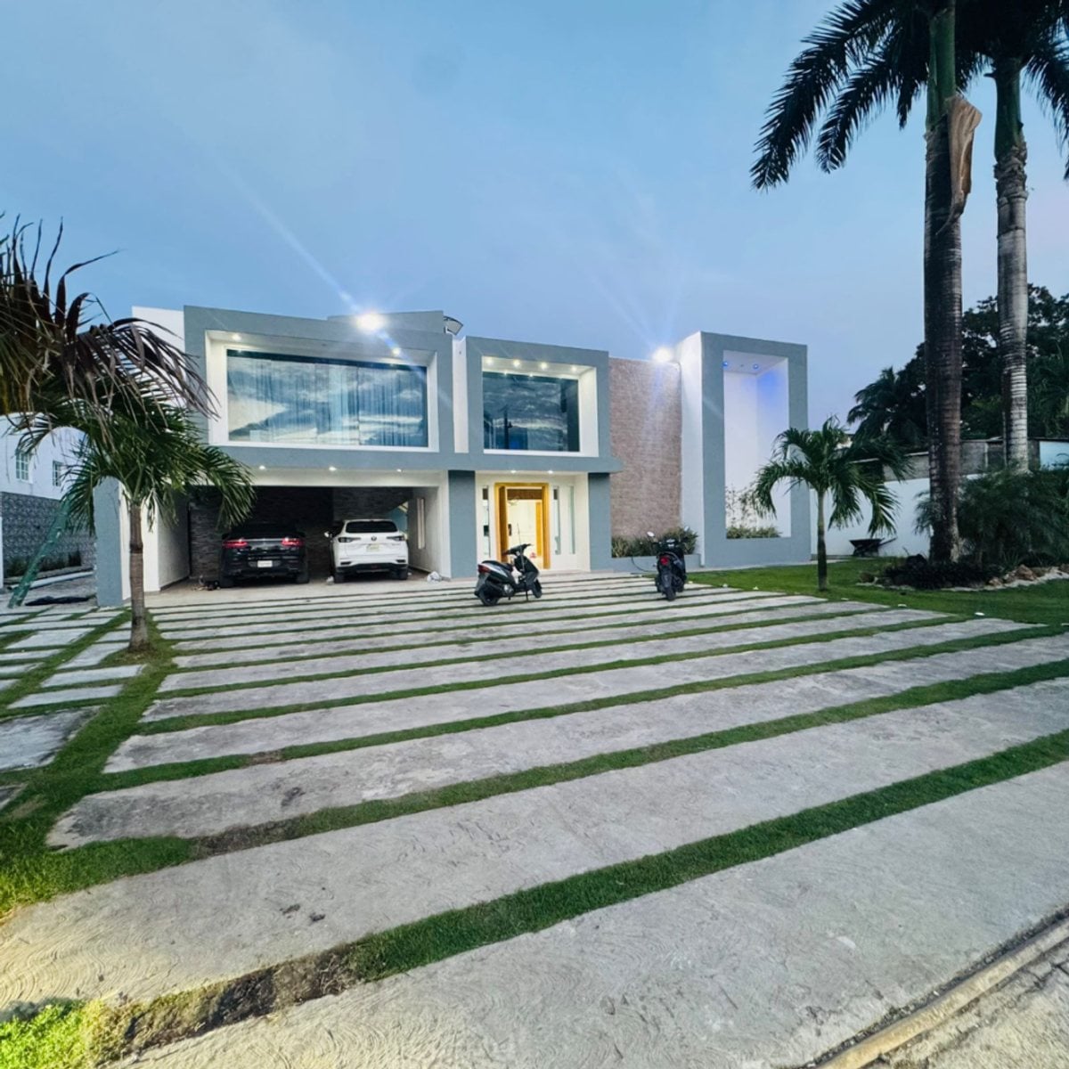 Casa amueblada en venta en Centro de Samaná – foto 1