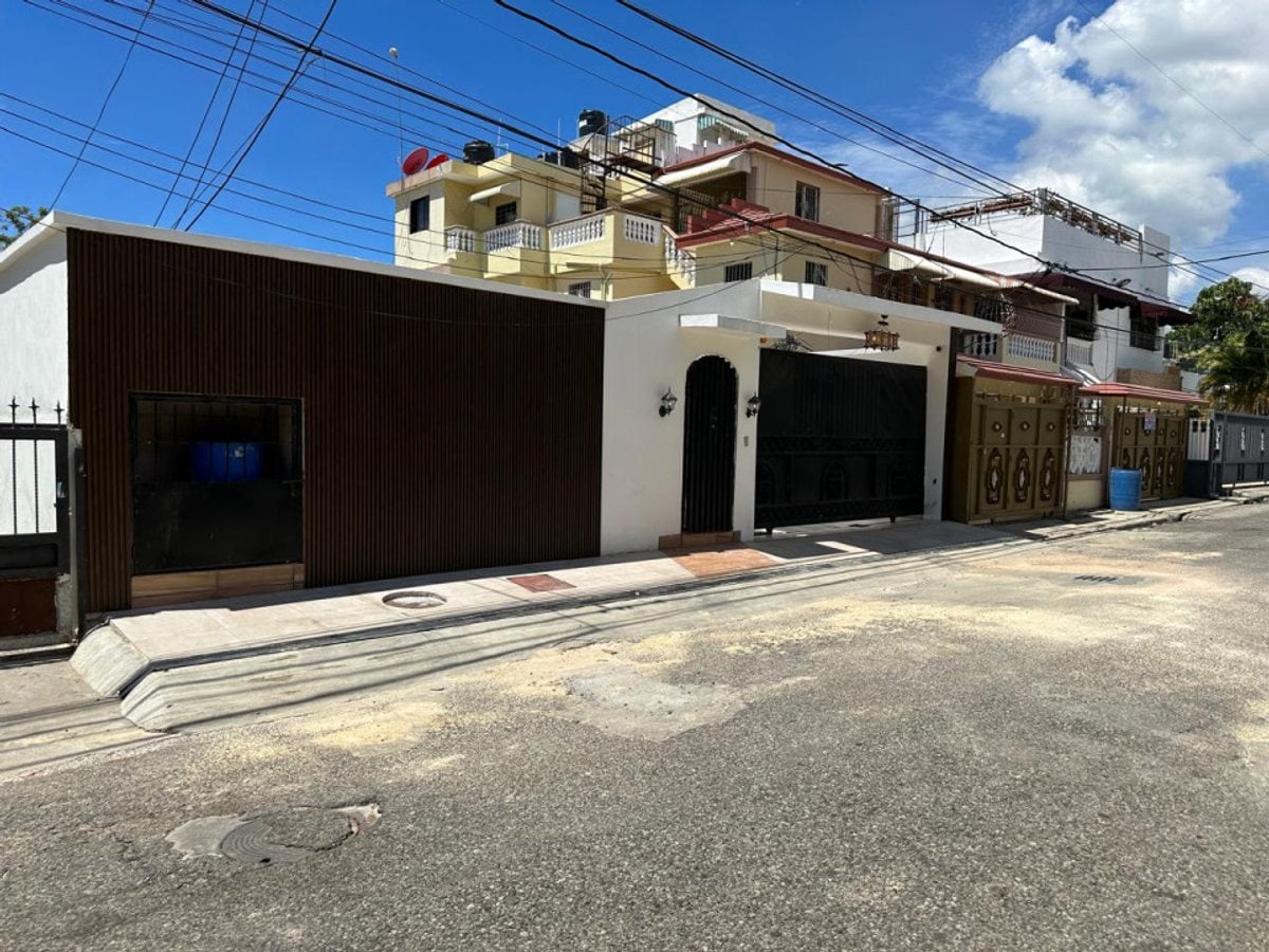 Casa en Santo Domingo Oeste, 3 hab, 2 baños – foto 1