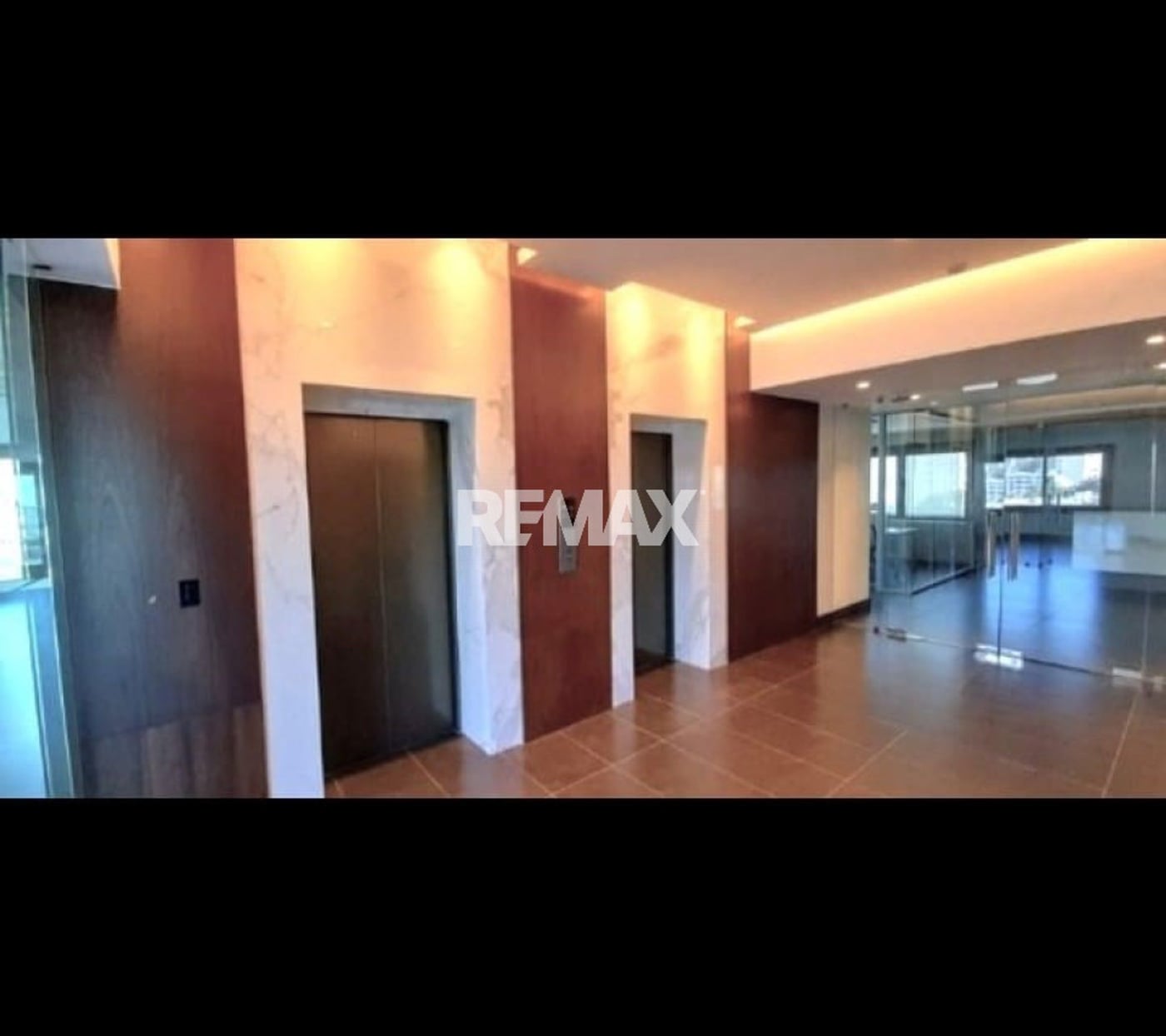 Alquilo local para oficina en la torre Diandy – foto 2