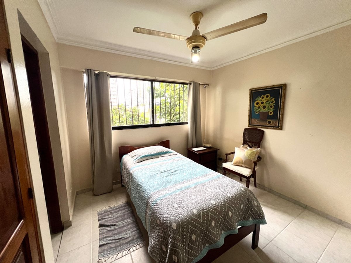 Apartamento en Evaristo Morales, Santo Domingo – foto 3