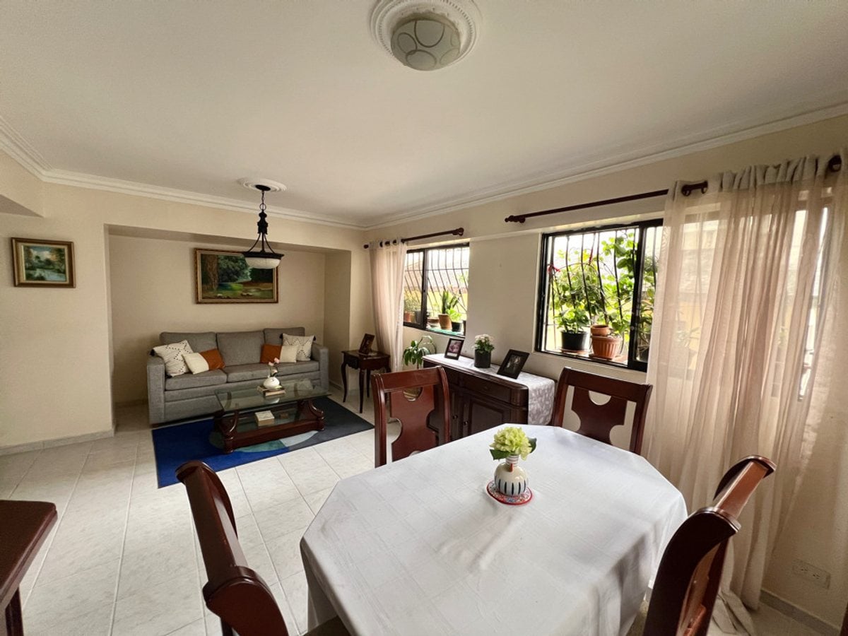 Apartamento en Evaristo Morales, Santo Domingo – foto 1