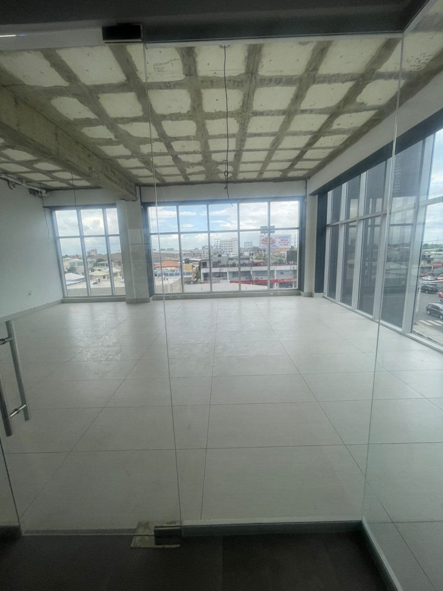 Local comercial en alquiler 73 m² urbanización ita – foto 4