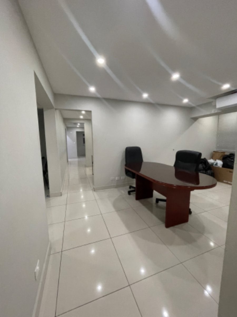 Local de oficina en alquiler – foto 6