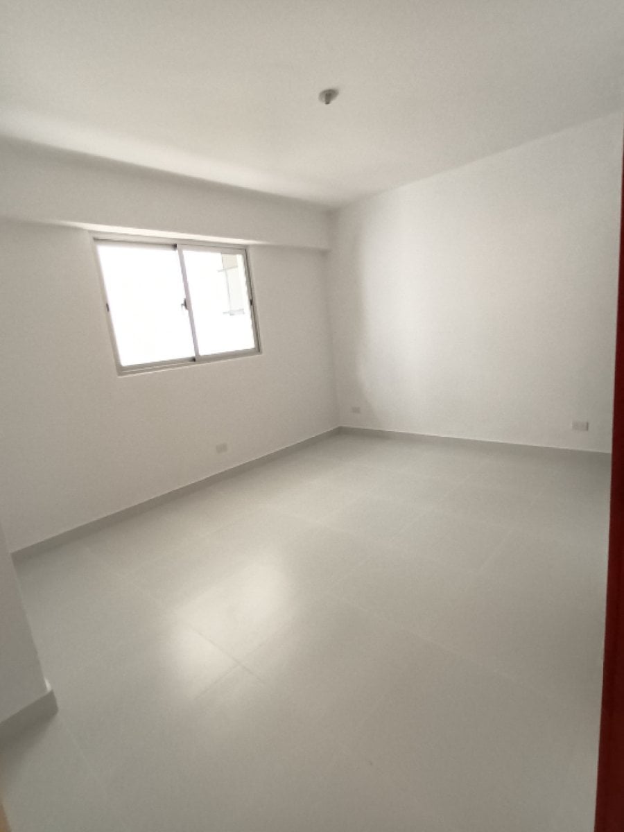 Apartamento a estrenar de 3 habitaciones en torre moderna – foto 4