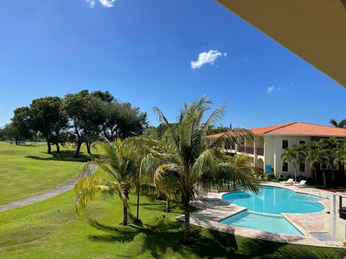 Apartamento 2H/2.5BA con vista al golf – foto 1