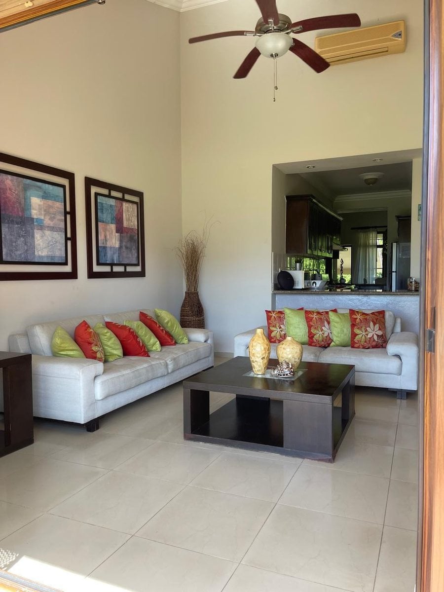 Apartamento 2H/2.5BA con vista al golf – foto 4
