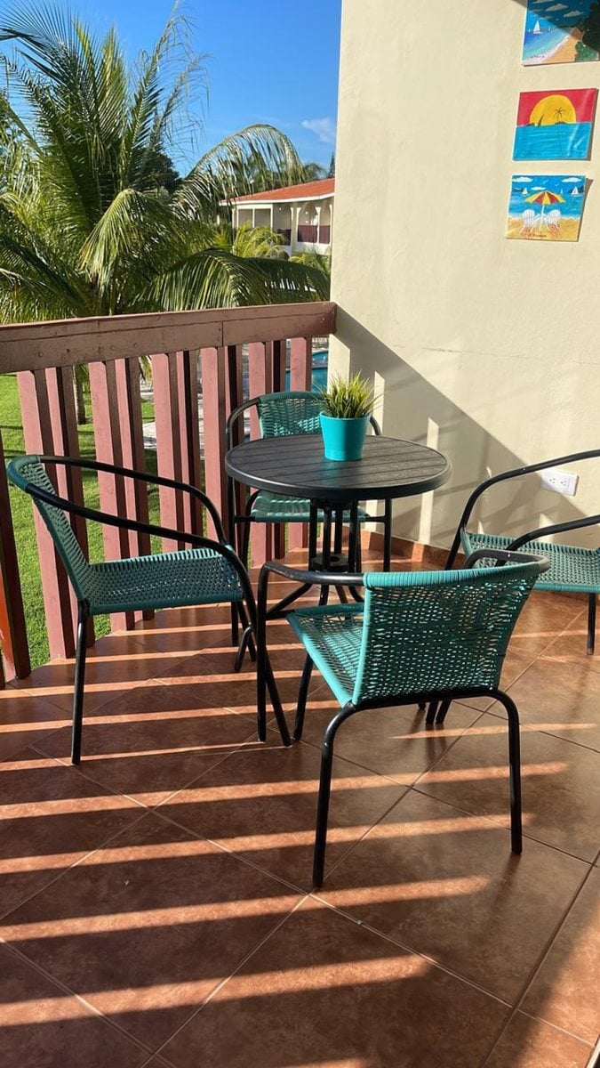 Apartamento 2H/2.5BA con vista al golf – foto 2