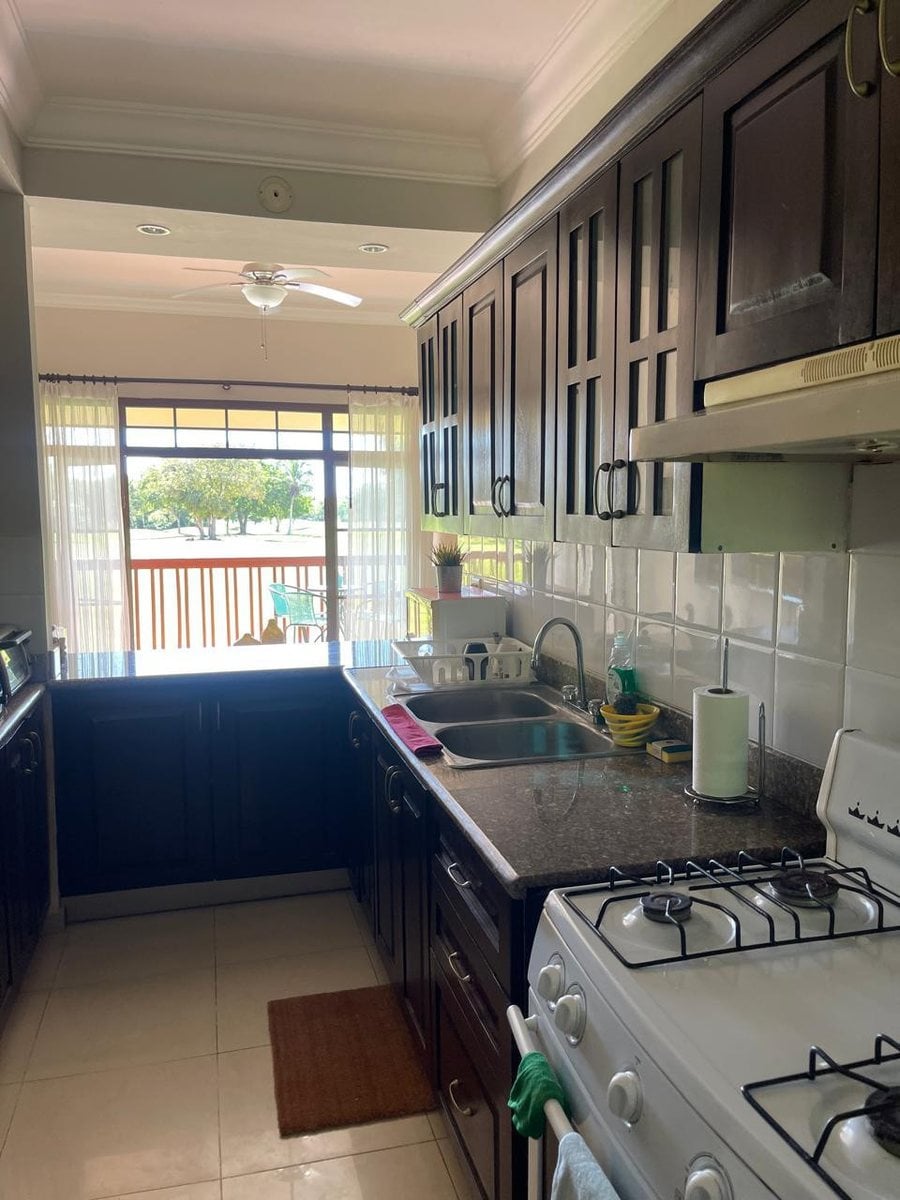 Apartamento 2H/2.5BA con vista al golf – foto 9