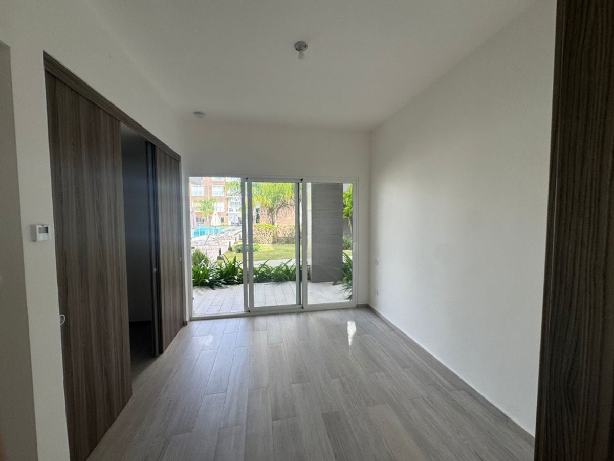 Apartamento en Planta Baja en Cana Bay Vista a la Piscina – foto 5