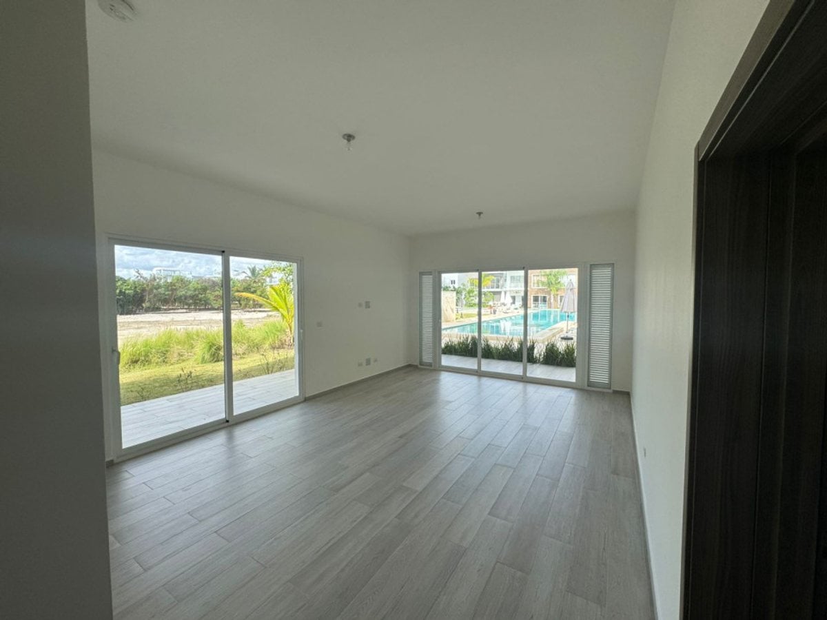 Apartamento en Planta Baja en Cana Bay Vista a la Piscina – foto 2
