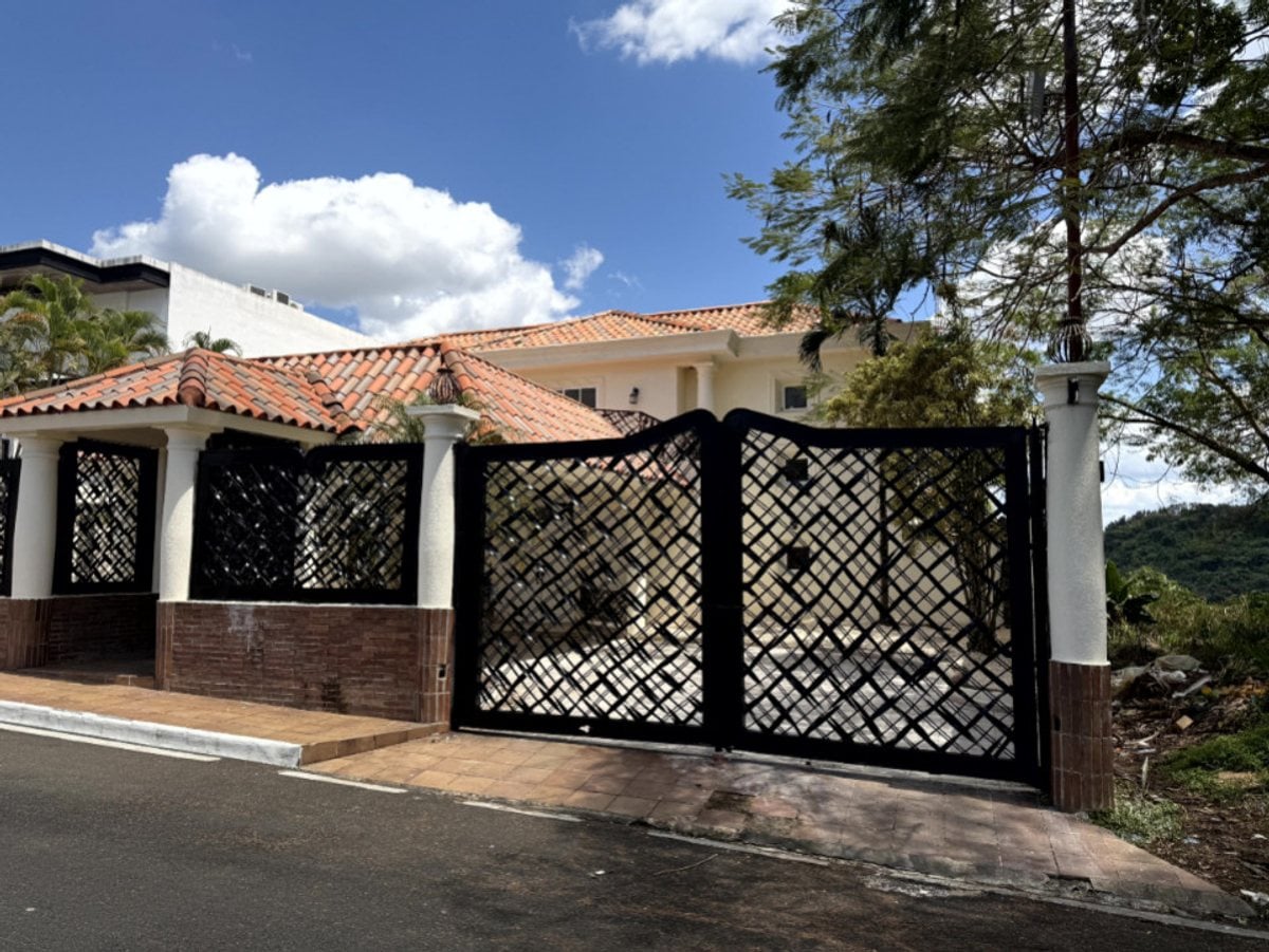 Casa de Lujo en Cuesta Hermosa III, Santo Domingo – foto 1
