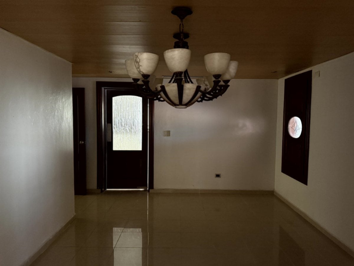 Casa de Lujo en Cuesta Hermosa III, Santo Domingo – foto 11