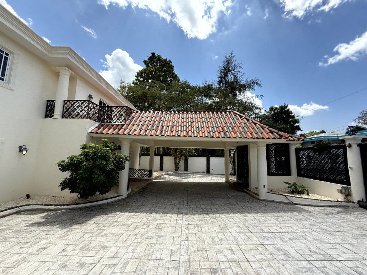 Casa de Lujo en Cuesta Hermosa III, Santo Domingo – foto 2