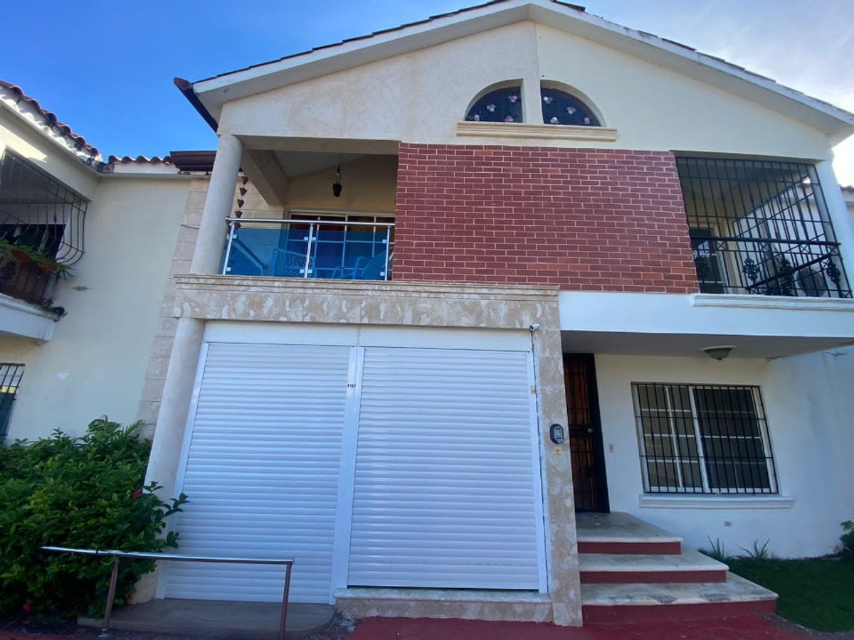 Casa en venta en Pueblo Bávaro – foto 1