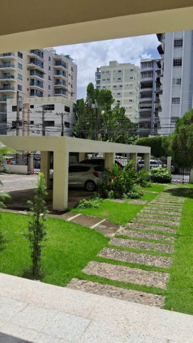 Apartamento-Estudio en Piantini en un 2do nivel – foto 1