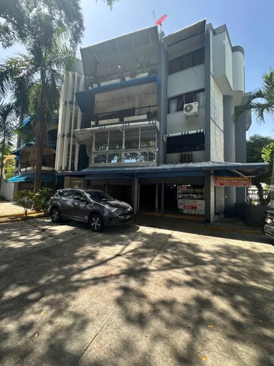 Local comercial en alquiler en Gazcue – foto 1