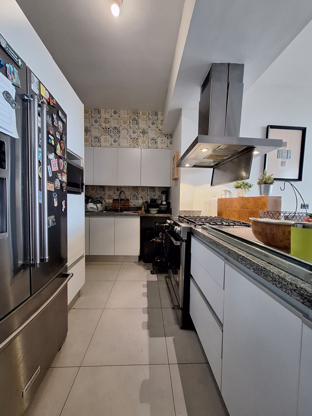 Amplio apartamento con terraza y vista despejada. – foto 9