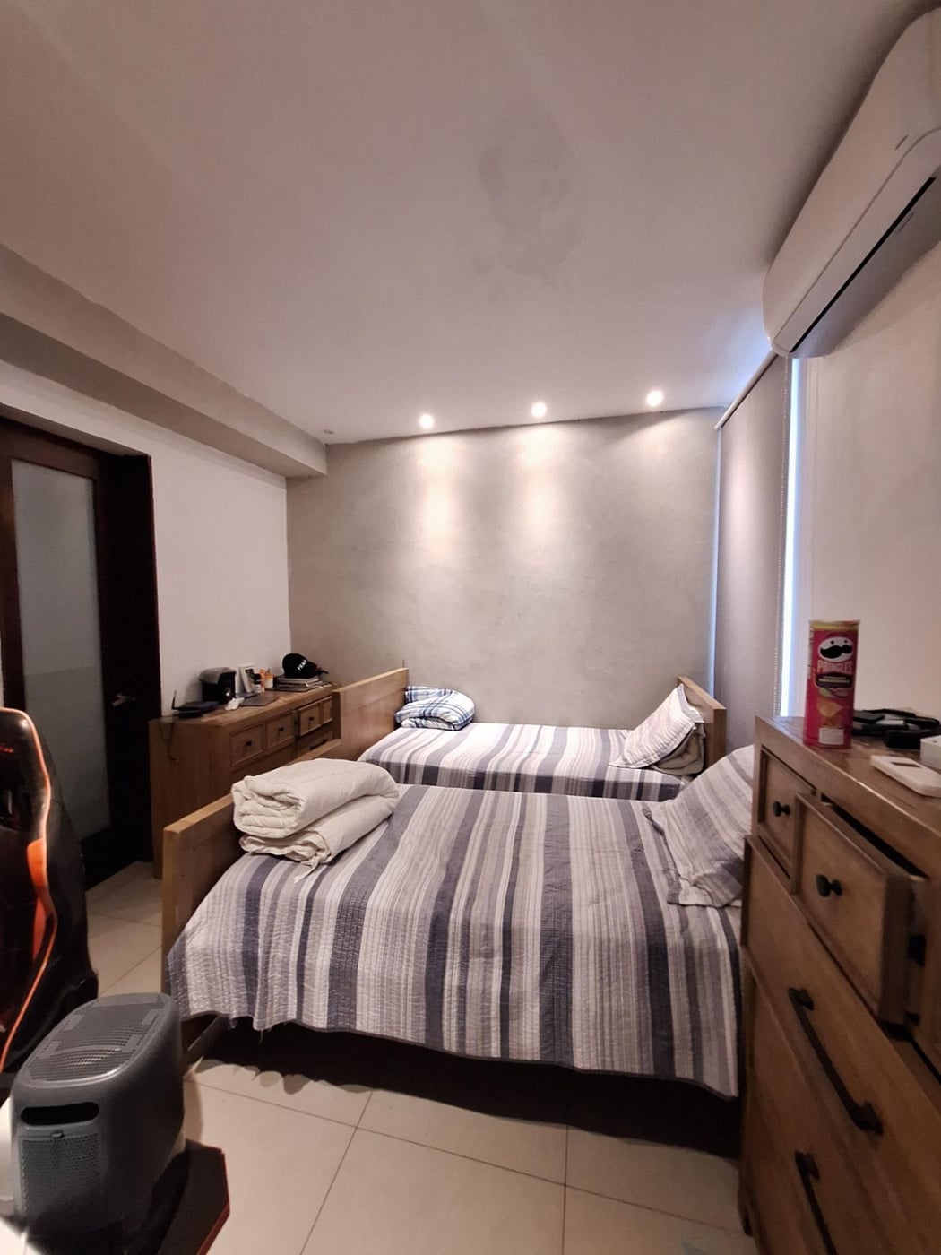 Amplio apartamento con terraza y vista despejada. – foto 11
