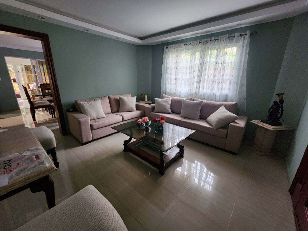 Casa en venta en Colinas del Oeste – foto 3