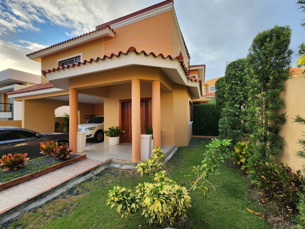 Casa en venta en Colinas del Oeste – foto 1