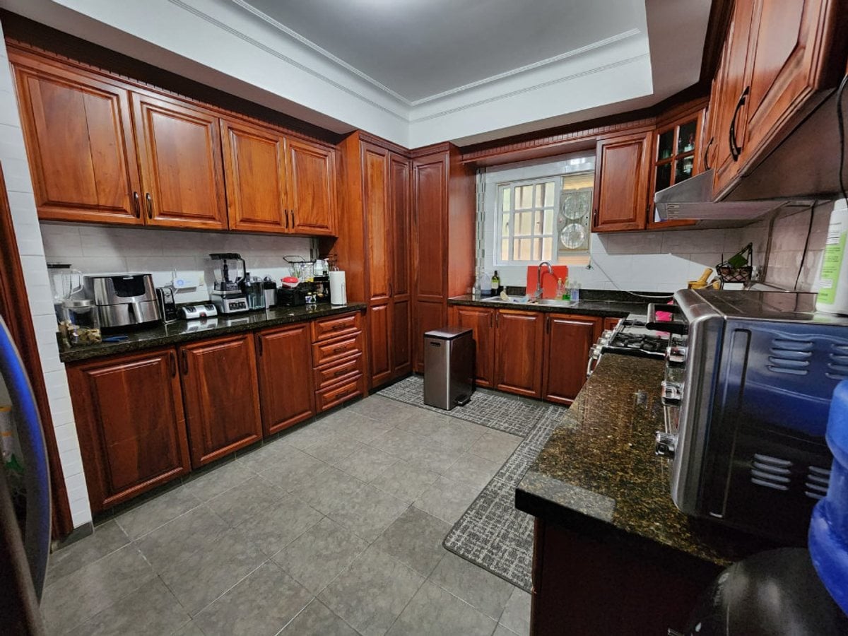 Casa en venta en Colinas del Oeste – foto 5
