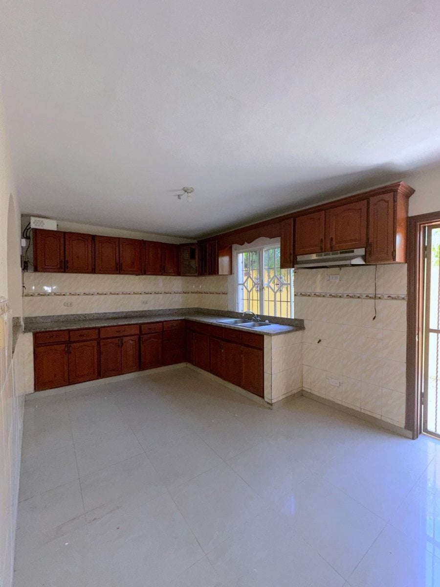 Casa de dos niveles en Prado Oriental, Santo Domingo Este – foto 5