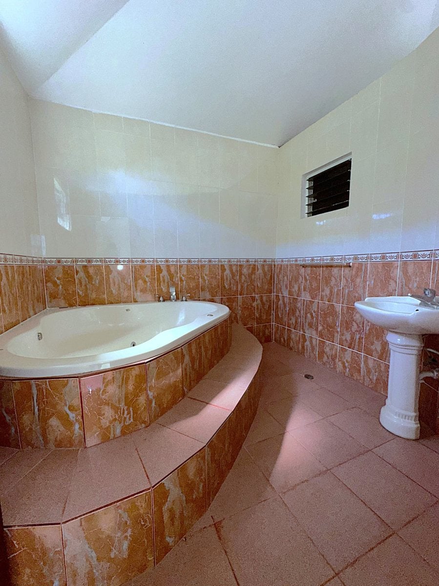 Casa de dos niveles en Prado Oriental, Santo Domingo Este – foto 12