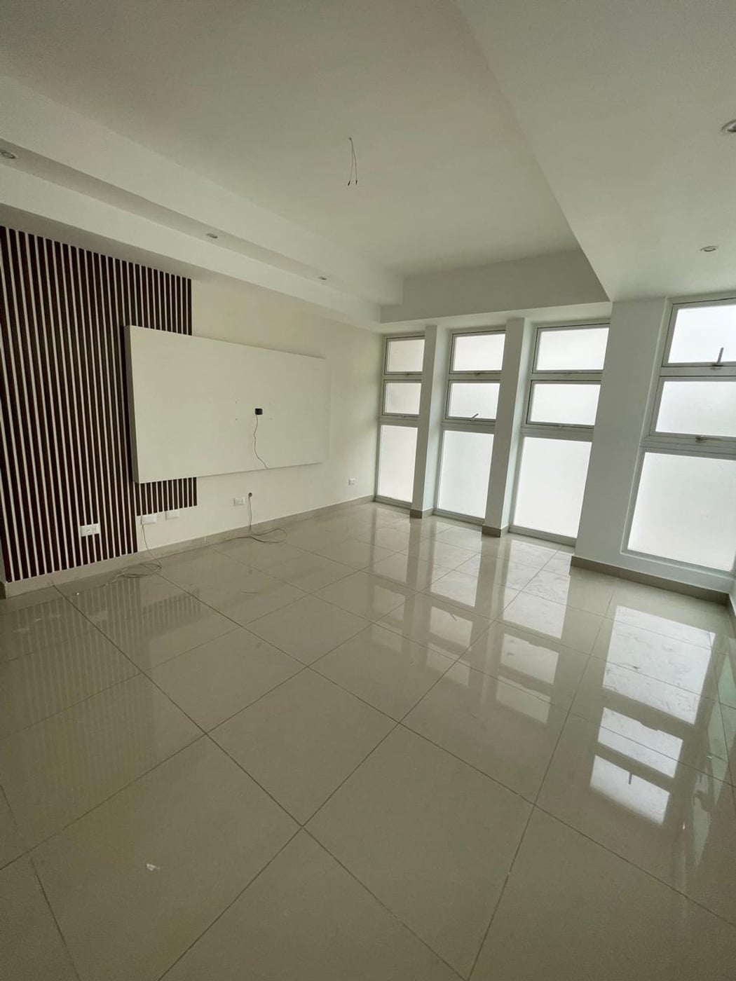 Apartamento en alquiler en Paraíso – US$1,300 – foto 1