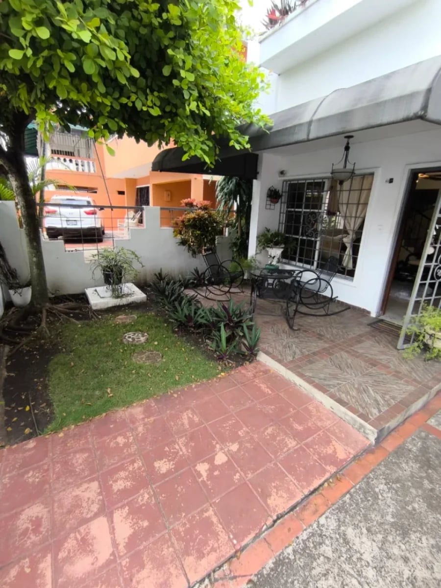 Casa en Reparto Los Tres Ojos, Santo Domingo – foto 7