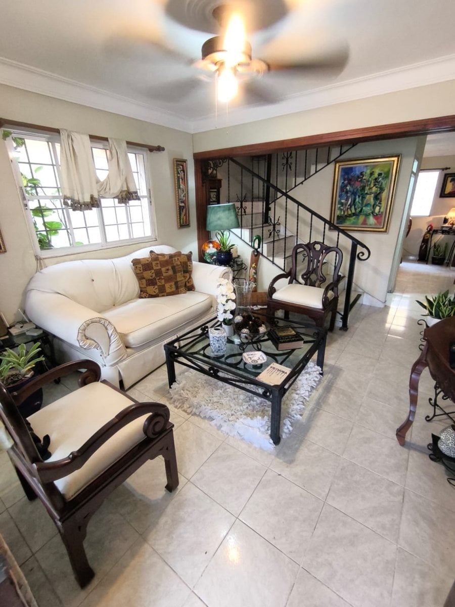 Casa en Reparto Los Tres Ojos, Santo Domingo – foto 2