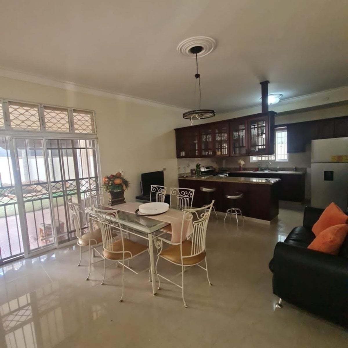 CASA, JARDINES DEL ESTE SANTIAGO – foto 2