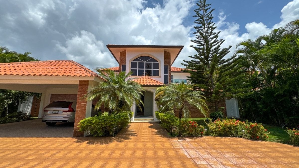 Casa en venta en Metro Country Club – foto 1
