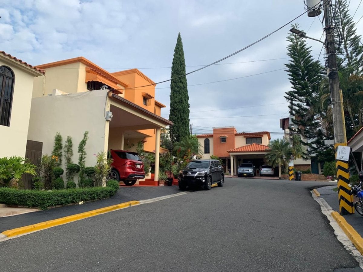 Casa en Altos de Arroyo Hondo II – foto 1