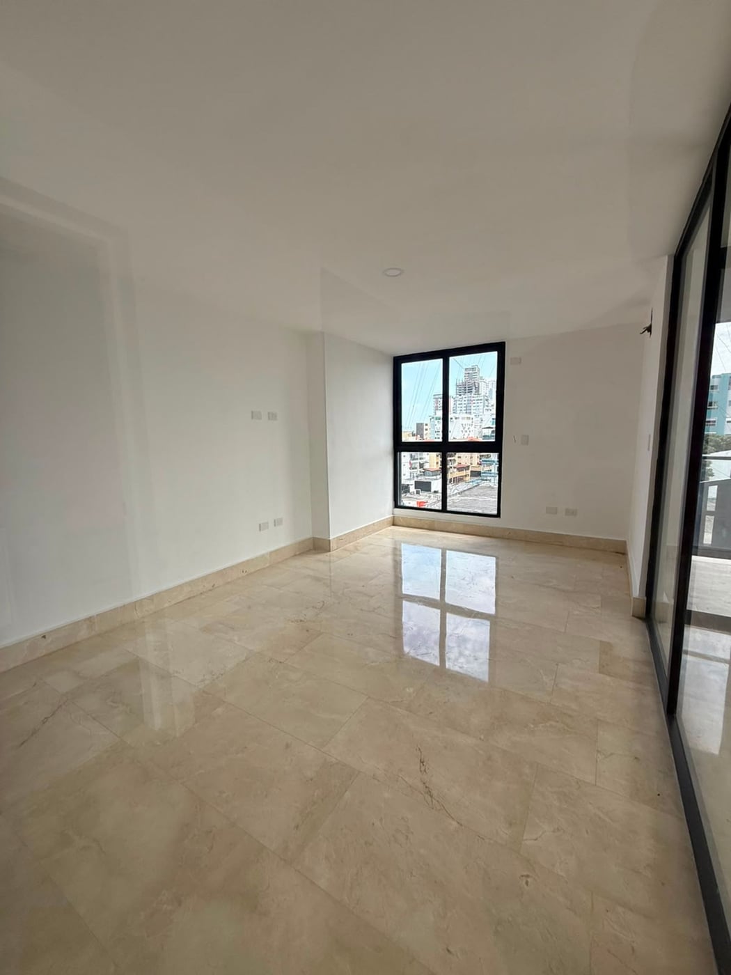 Se vende apto de 3 habitaciones en Mirador Sur – foto 8
