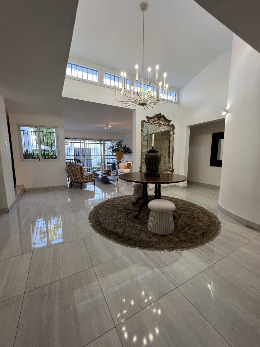 Casa en Bella Vista, Santo Domingo – foto 2