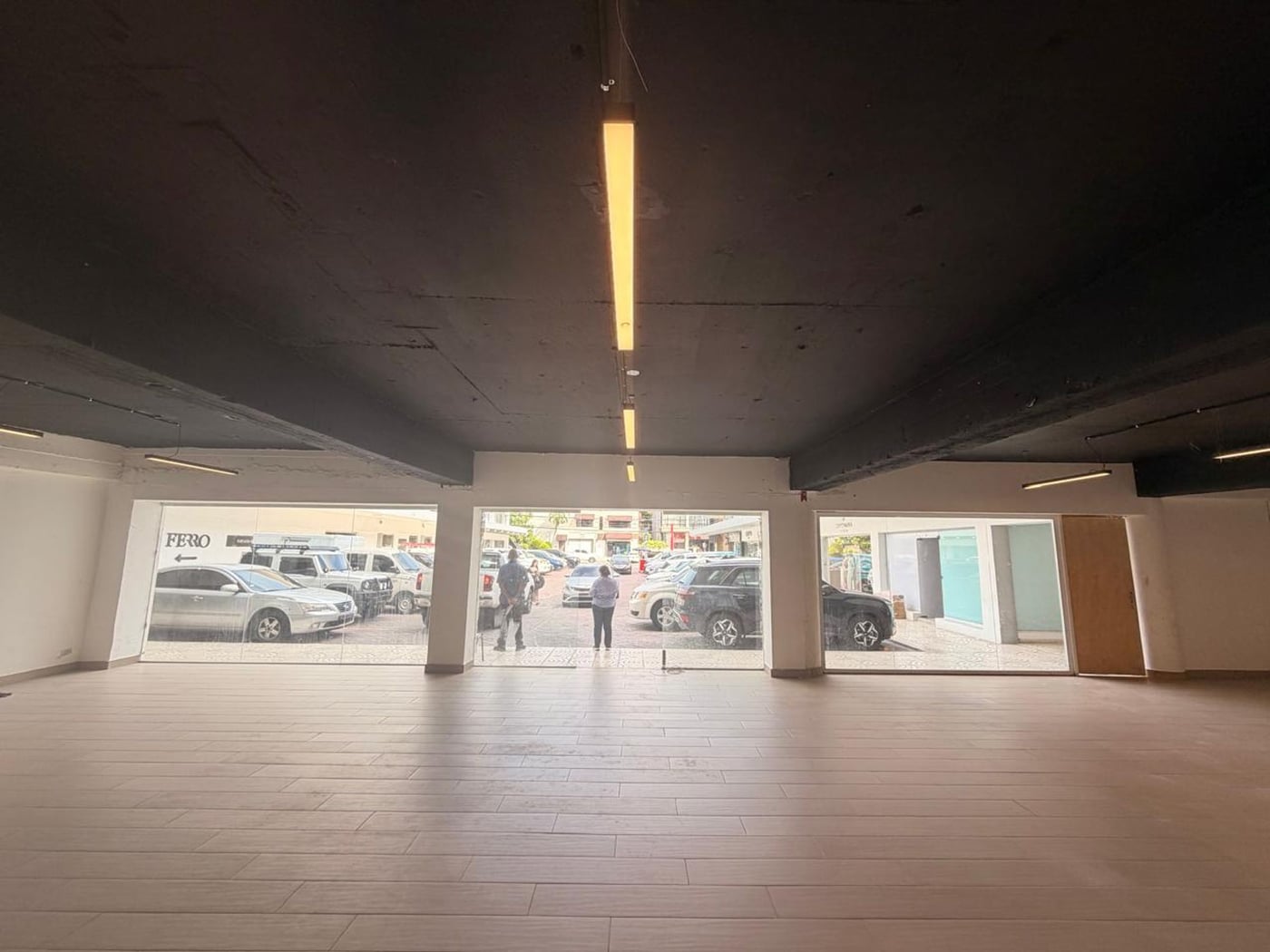 Local Comercial en primer piso plaza en Piantini – foto 7
