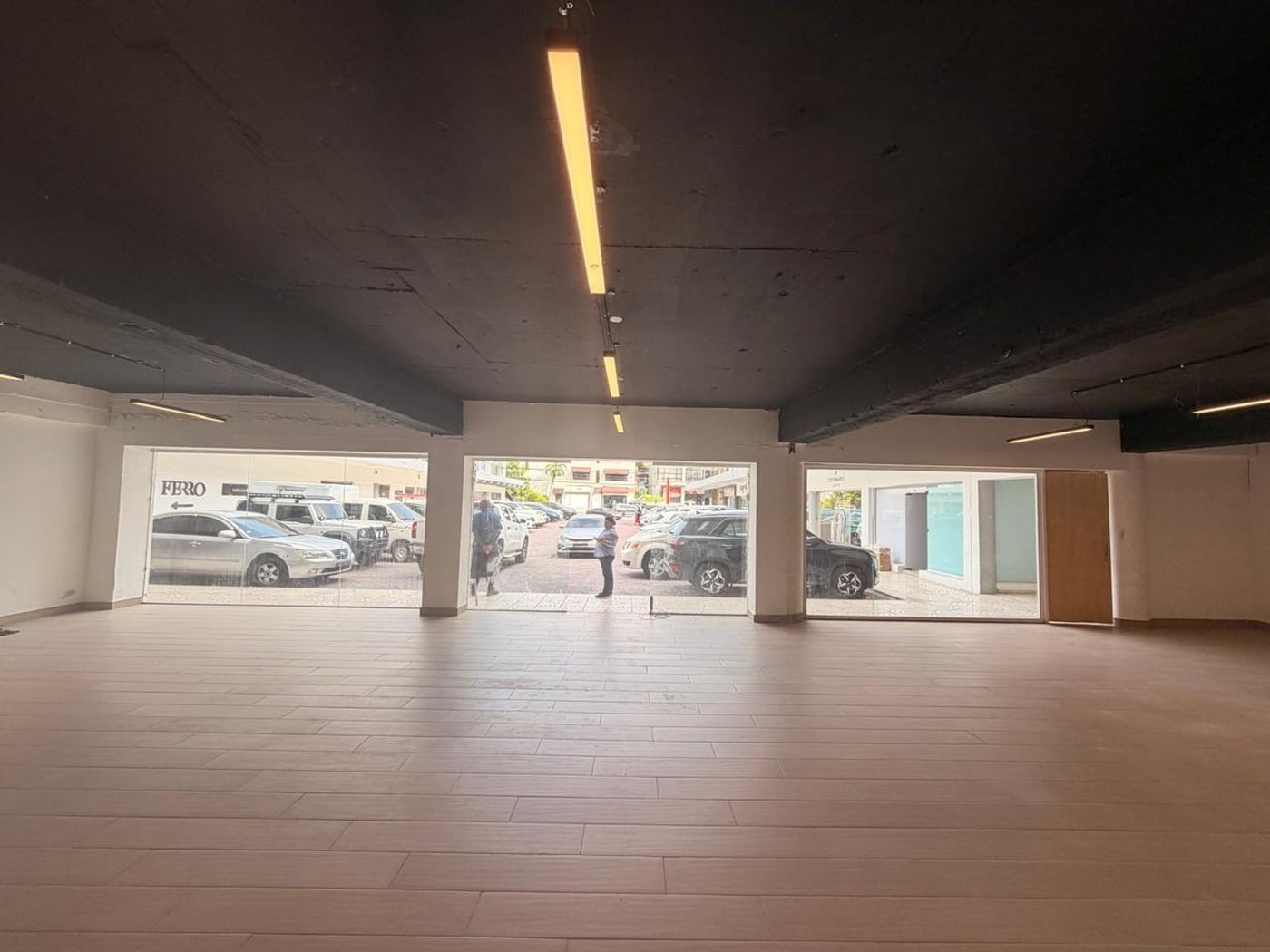 Local Comercial en primer piso plaza en Piantini – foto 4