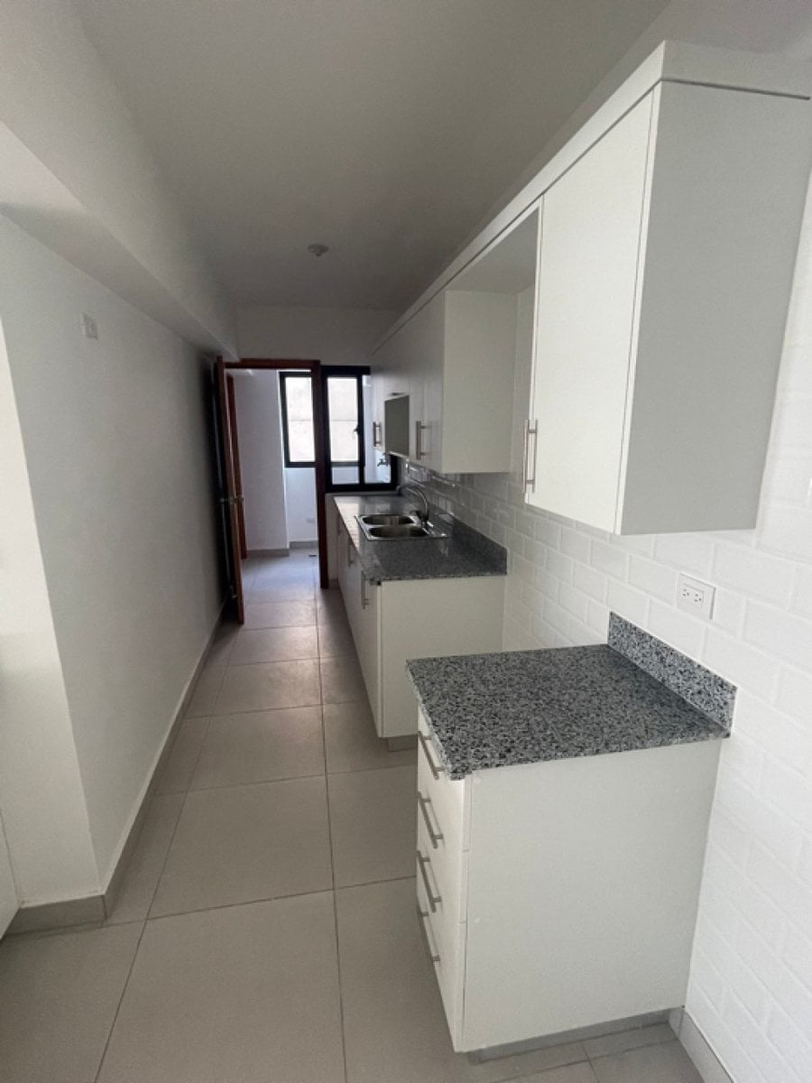 Apartamento en Evaristo Morales, Santo Domingo – foto 10